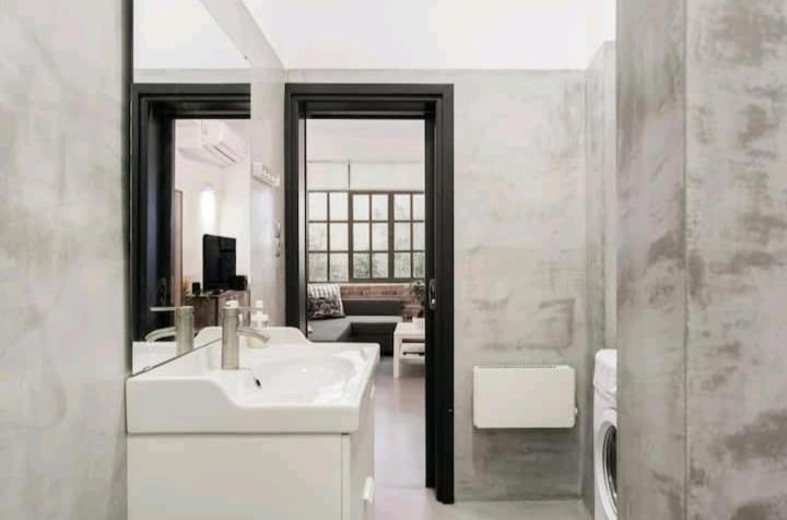 Fashionable Base In Central Athens In The Old Tailor Factory Exterior photo